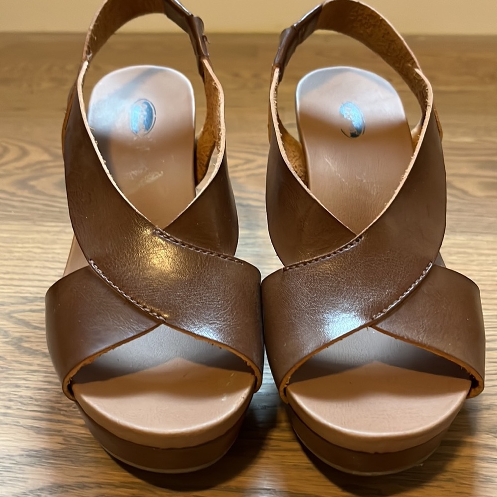 Dr. Scholls tan sandals - Picture 4 of 5